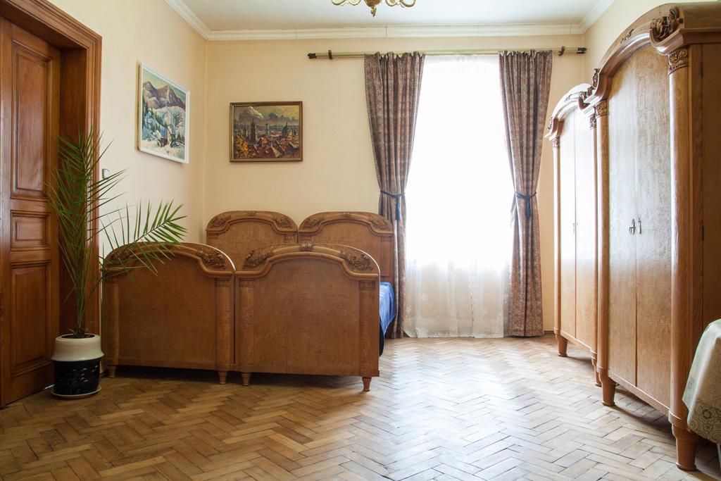 "Eva Stories" Movie Apartment On Rynok Square Львов Экстерьер фото
